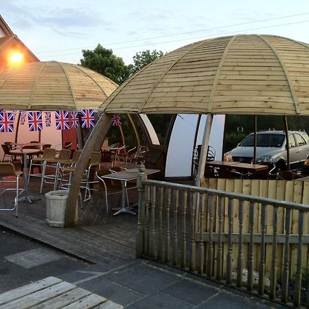 Three Horseshoes Country Inn Barry Eksteriør billede