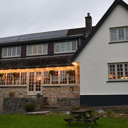 Three Horseshoes Country Inn Barry Eksteriør billede