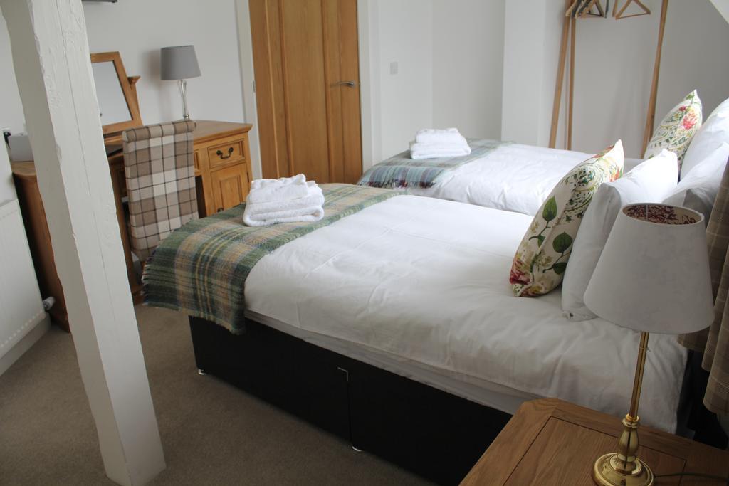 Three Horseshoes Country Inn Barry Eksteriør billede