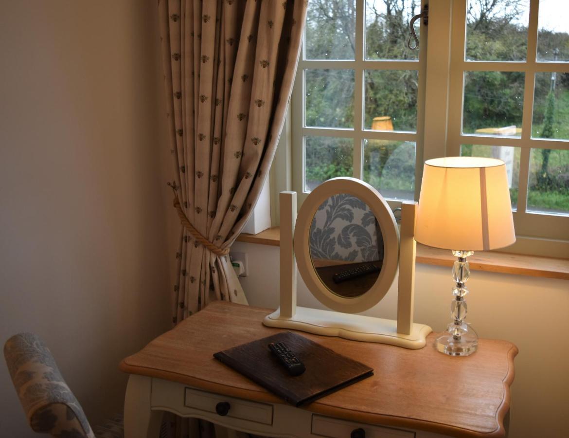 Three Horseshoes Country Inn Barry Eksteriør billede