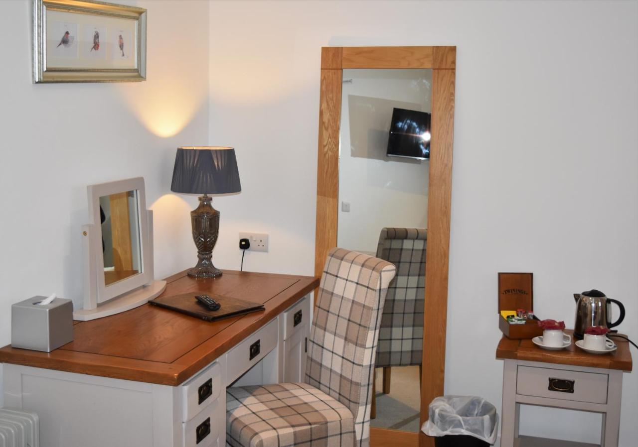 Three Horseshoes Country Inn Barry Eksteriør billede