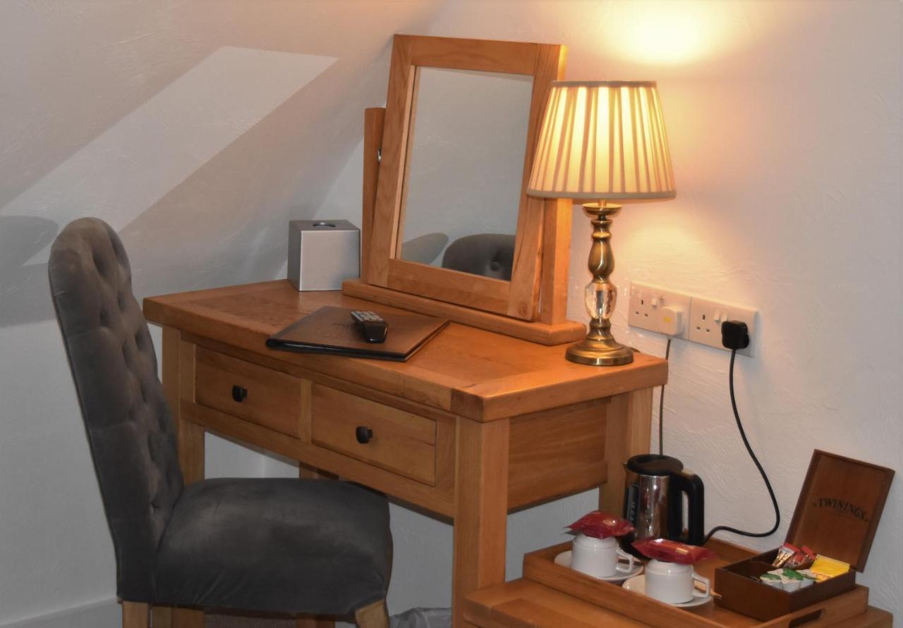 Three Horseshoes Country Inn Barry Eksteriør billede